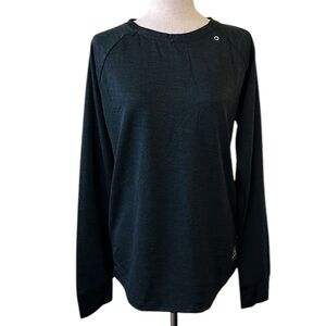 Tahari Sport long sleeve shirt with Thumbholes